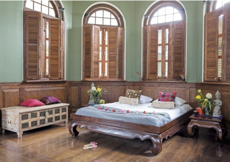 Il cuscino puoi in un ambiente dallo stile esotico e coloniale, anzichè sembrare fuori luogo, crea un gradevolissimo accento di colore.